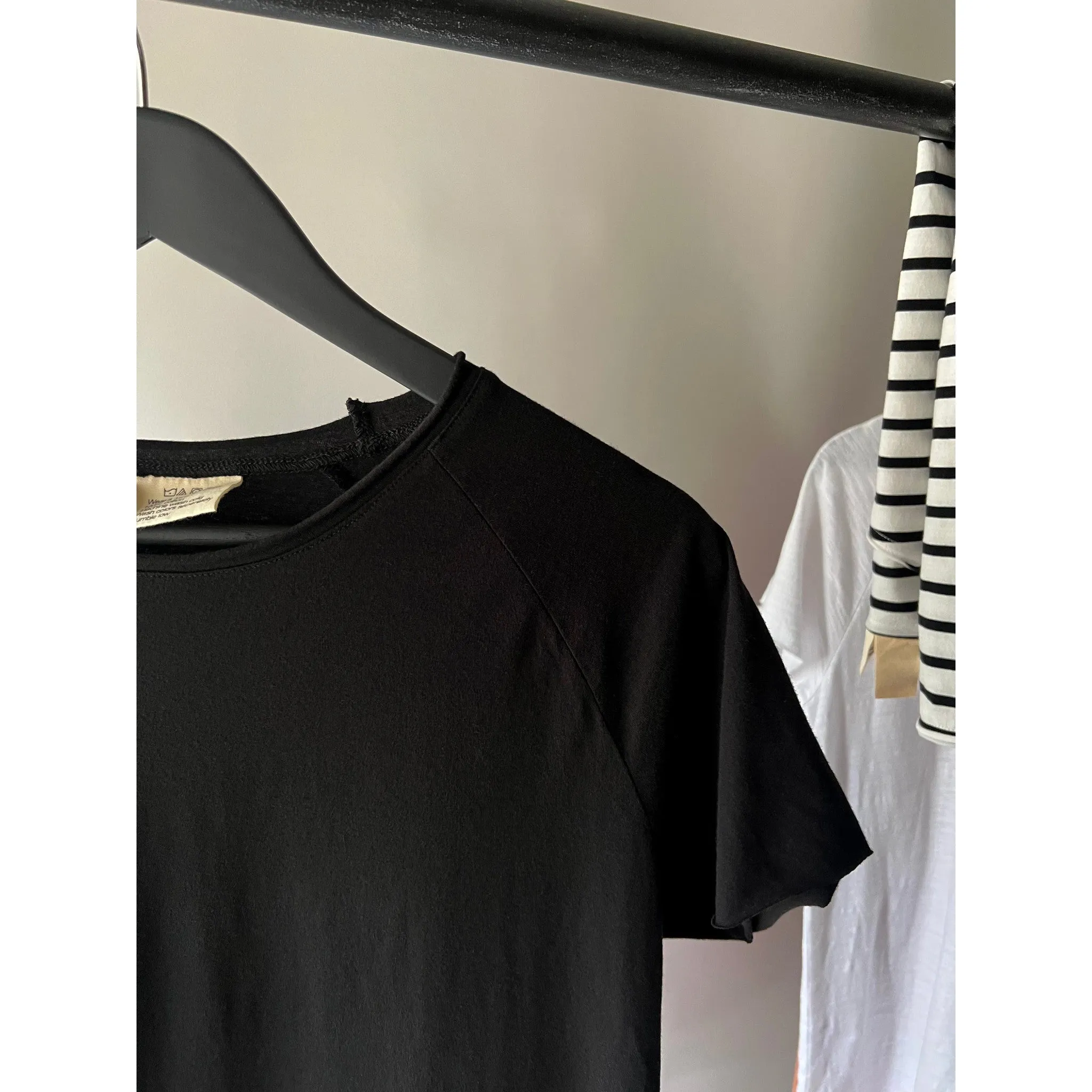 Black Raw Neck
